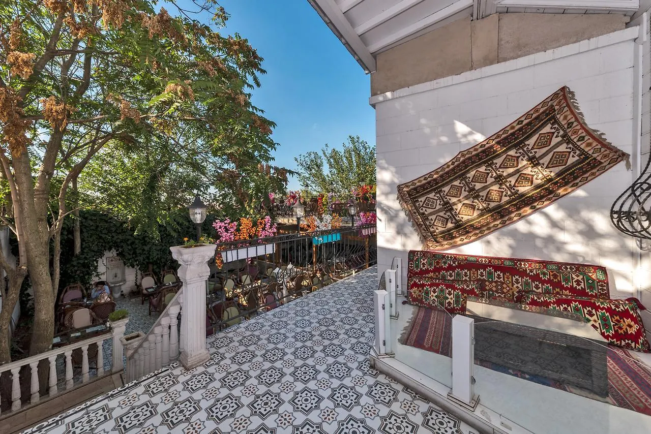 Beyaz Kosk Hotel Istanbul 2*,